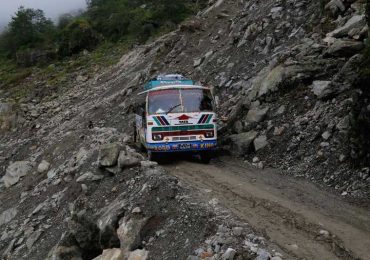 खोटाङमा साँझ ७ बजेपछि यात्रुबाहक गाडी चलाउन रोक