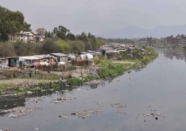 नदीमा फोहर फाल्नेबाट रु १२ लाख जरिवाना 1