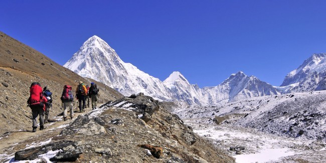 आइसफल पदमार्गमा पूर्वाधार थप गरिँदै