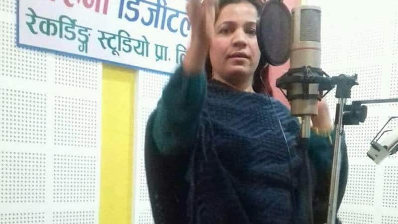 बहुचर्चित गायिका गितादेबी संगको रोमान्टीक कुराकानी पढ्नुहोस