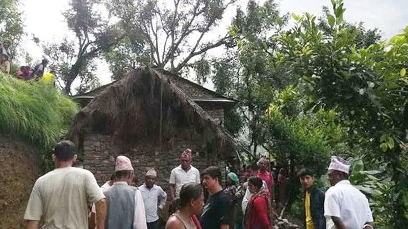 बागलुङमा घरको पर्खालले च्यापिएर दुई जनाको ज्यान गयो