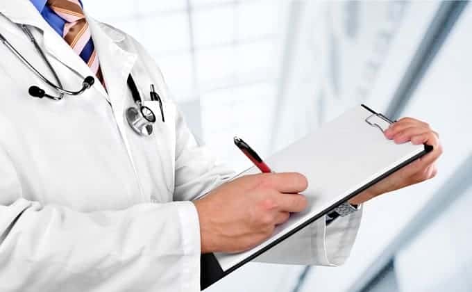 सरकारको रिस बिरामी माथि पोख्दै  चिकित्सक, हजारौं बिरामी उपचारबाट बञ्चित