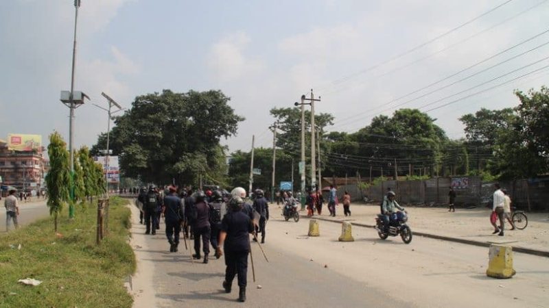 बिर्तामोड तनावग्रस्त:  प्रहरीले गोली चलायो , १ जनाको मृत्यु ७ जना घाइते (भिडियो सहीत)
