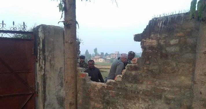 राज्यमन्त्री श्रेष्ठको घरमा बम विस्फोट, घरको पर्खाल भत्कियो