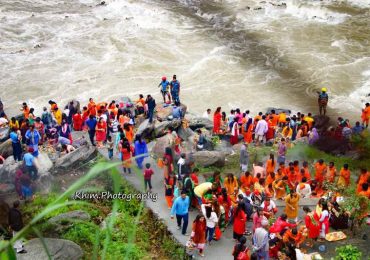 बोल-बम ! सेतीखोलाको तिर – ब्रतालुको भिड (फोटो फिचर)