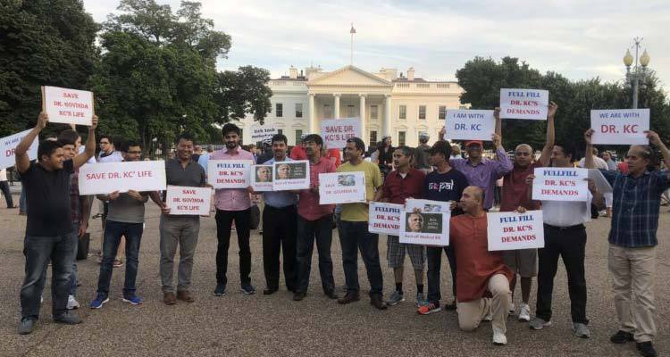 ह्वाइट हाउस अगाडी डा.केसीको समर्थनमा प्रदर्शन