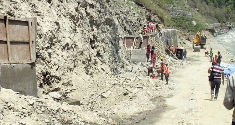 तातोपानी नाका खुलाउन निर्माण काम तीव्र