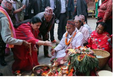 बडादशैँको अन्तिम दिन राष्ट्रपतिद्वारा नवदुर्गाको पूजा तथा प्रसाद ग्रहण