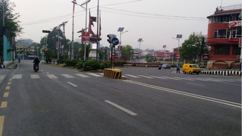धमाधम निशेधाज्ञा उलंघन गर्दै सर्वसाधारण