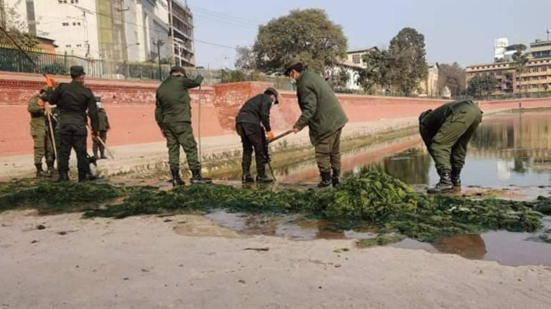 रानीपोखरीबाट लेउ निकालिँदै